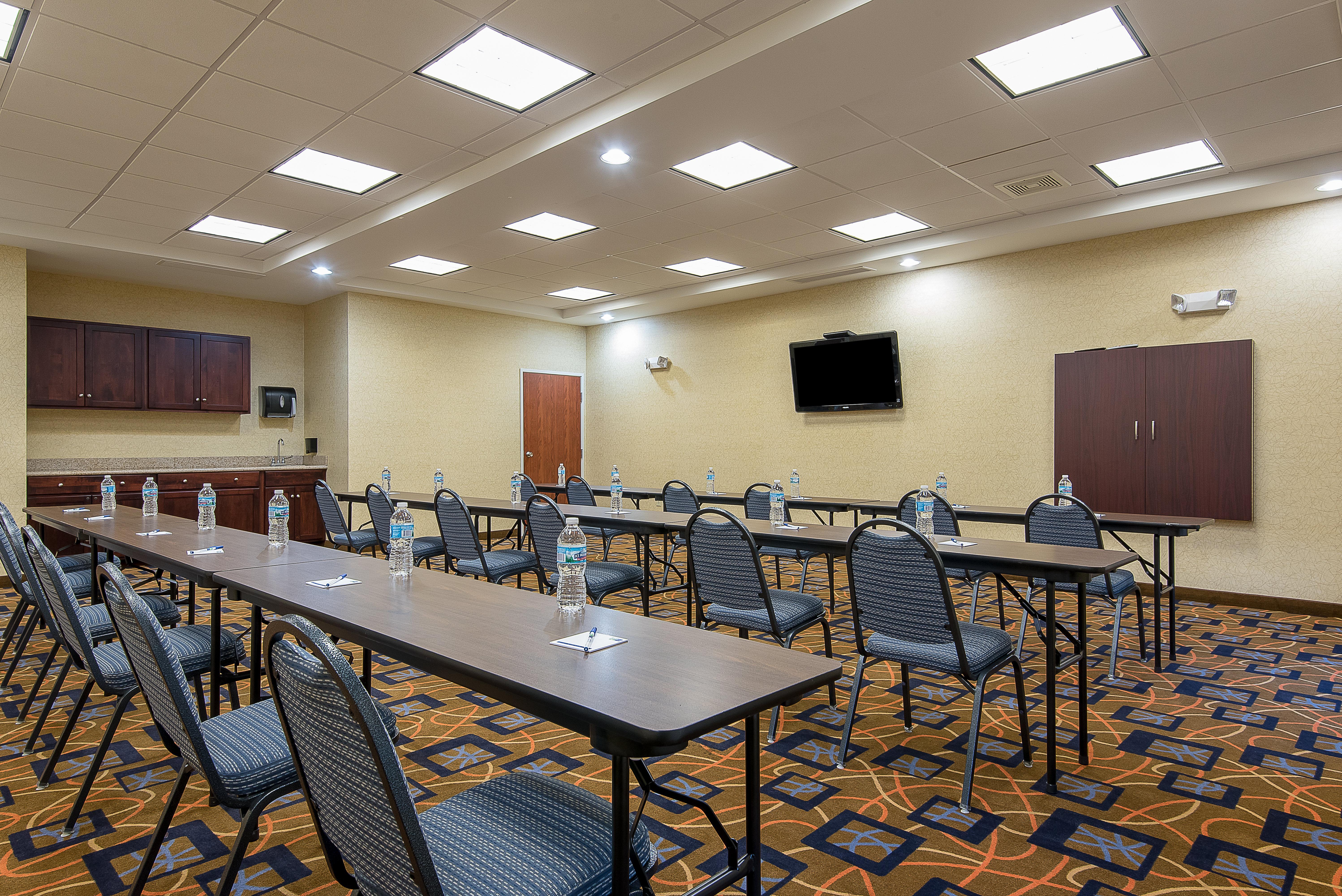 Holiday Inn Express And Suites Lafayette East By Ihg Exterior foto