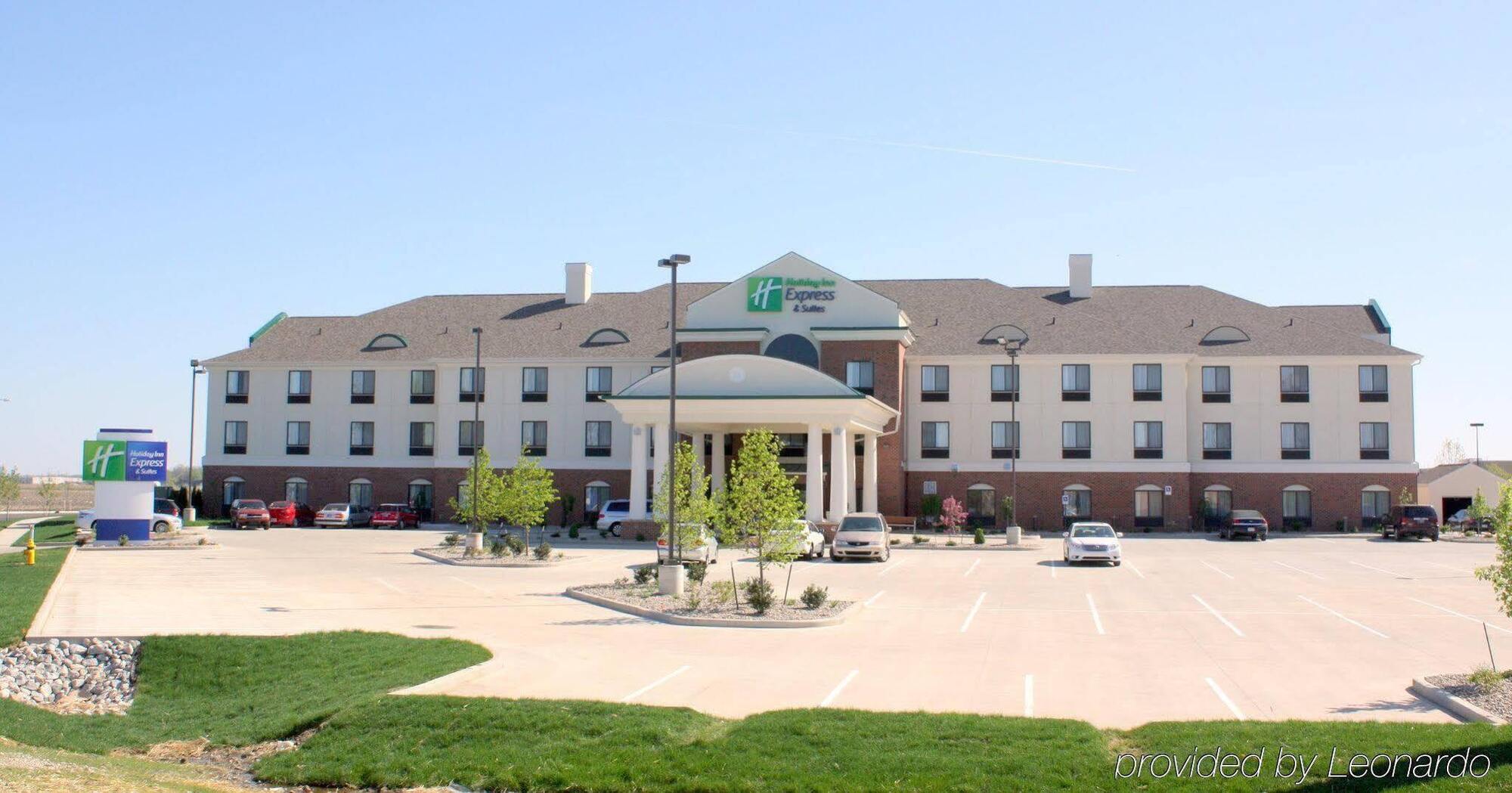 Holiday Inn Express And Suites Lafayette East By Ihg Exterior foto